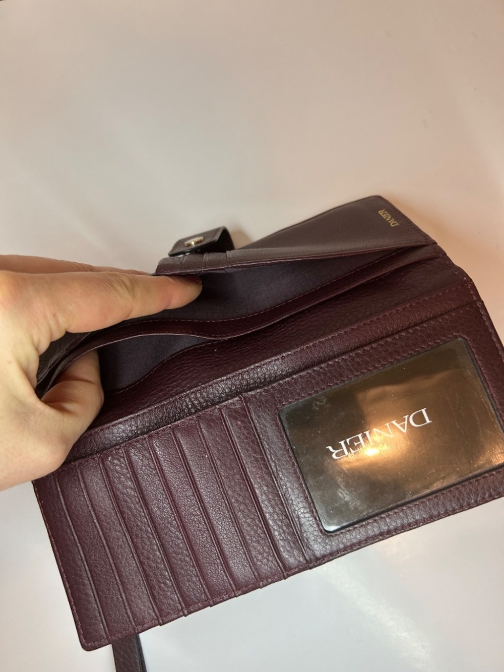 Danier Women’s Leather Long Wallet Multi ID Card Holder Clutch Purse Burgundy - Picture 6 of 13